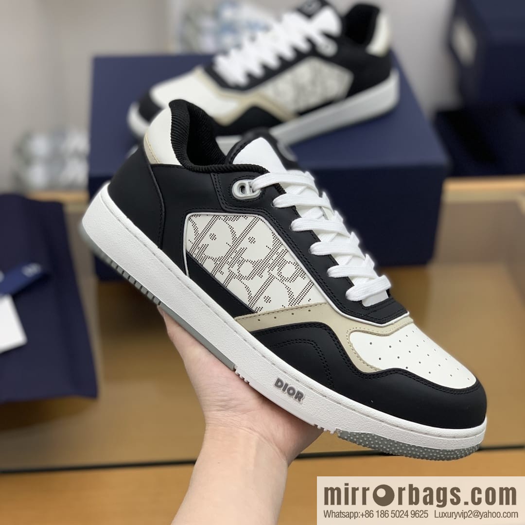 Dior uses black smooth cow leather (fabric) carefully made men's low-top sneakers
