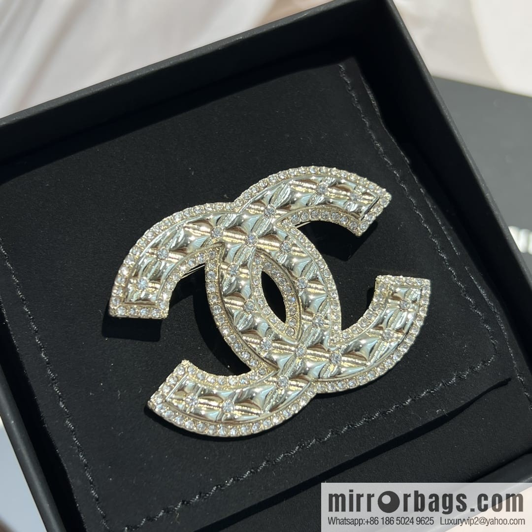 New ☑️ CHANEL Chanel double c diamond brooch