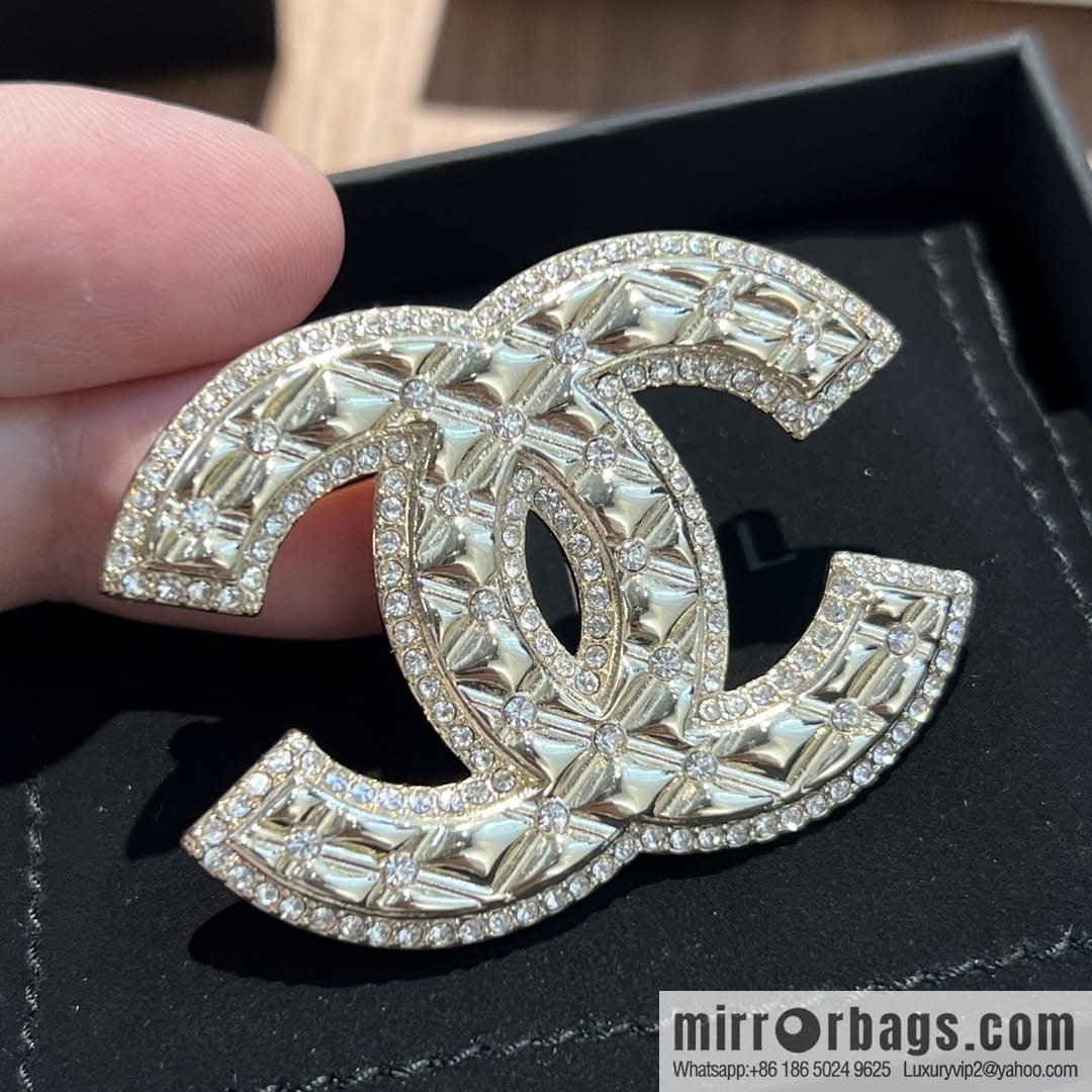 New ☑️ CHANEL Chanel double c diamond brooch