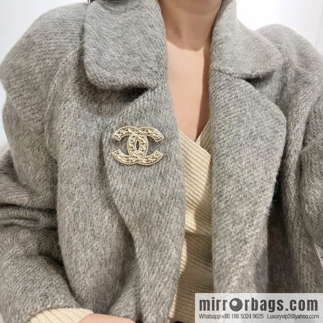 New ☑️ CHANEL Chanel double c diamond brooch