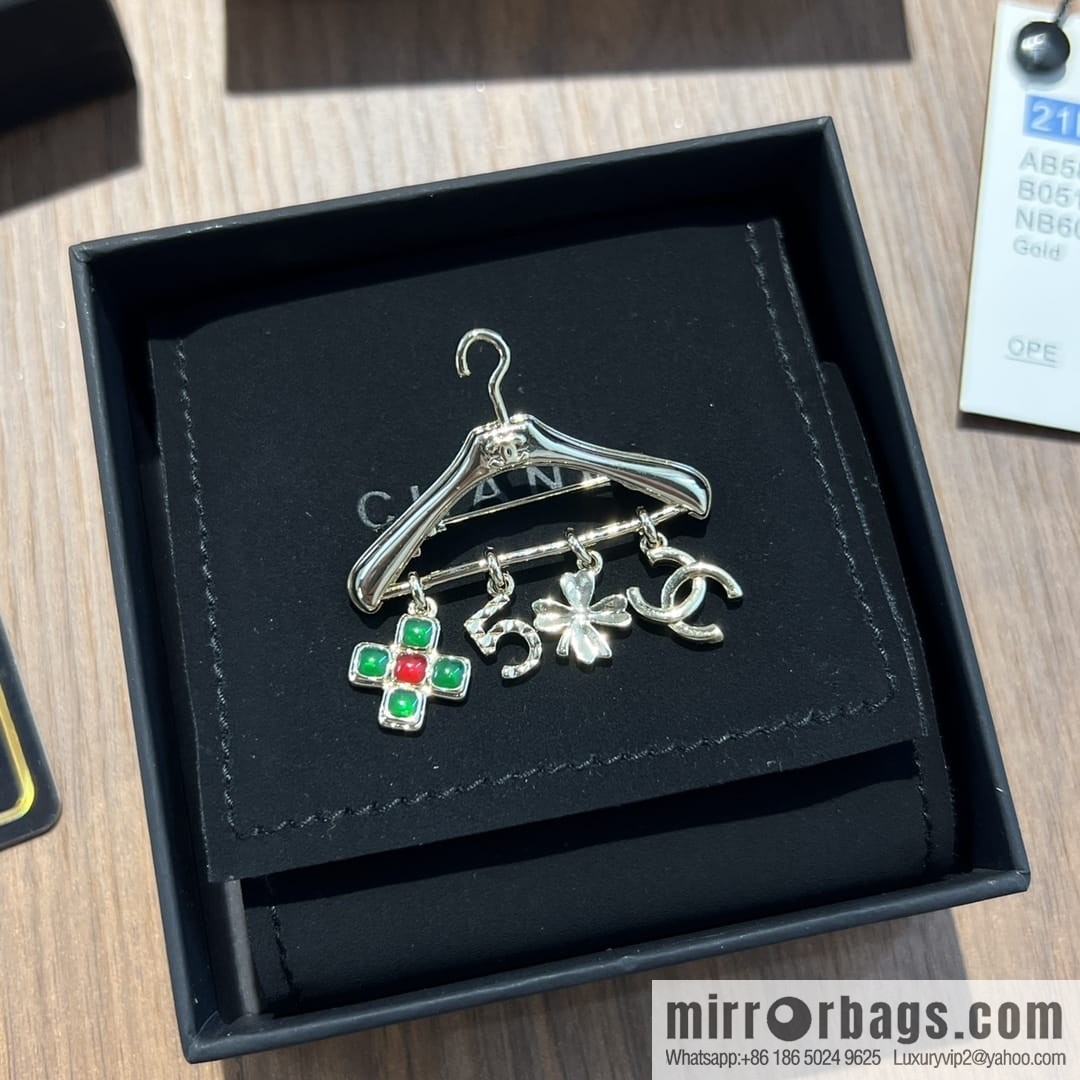 New ☑️ CHANEL Chanel double c hanger fringed brooch