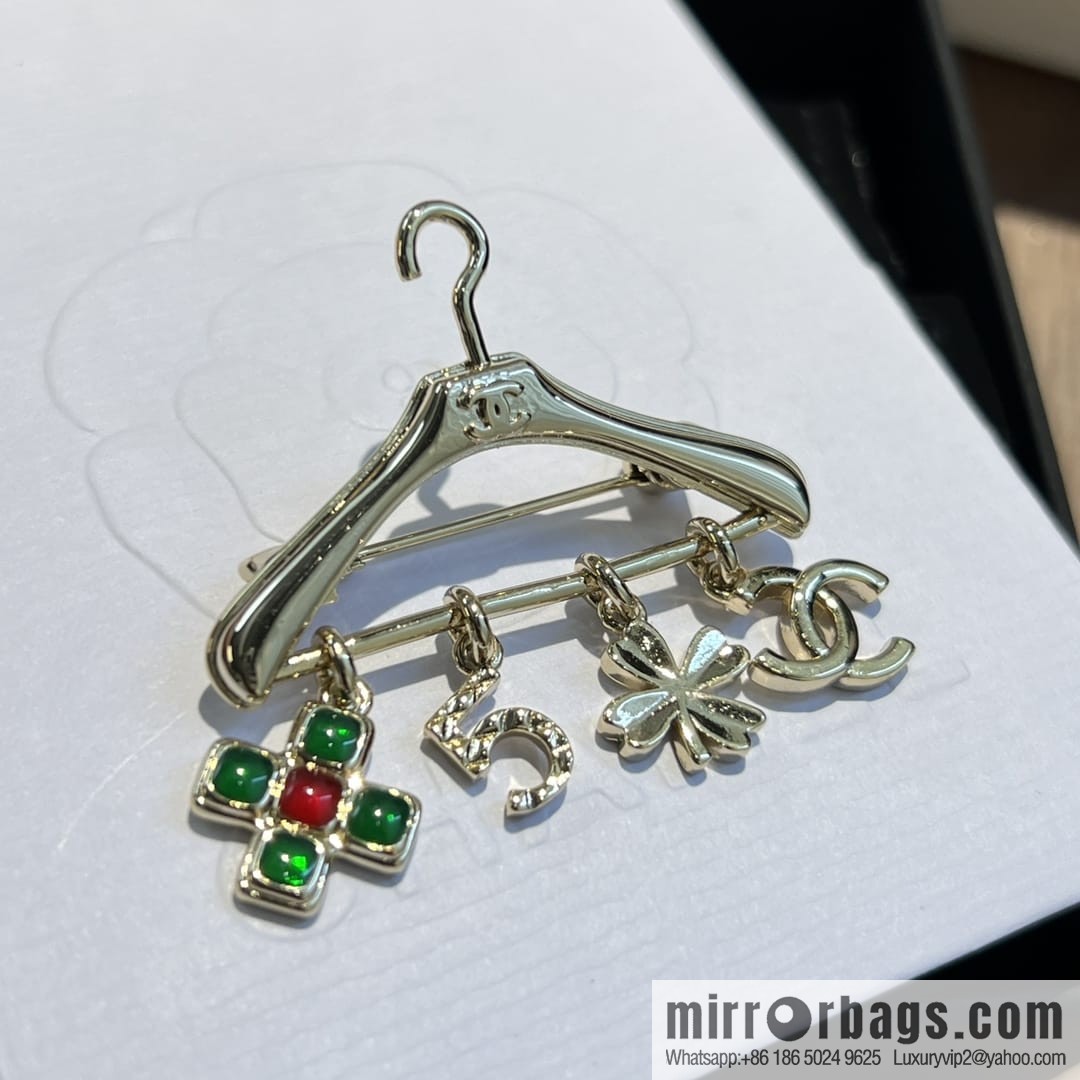 New ☑️ CHANEL Chanel double c hanger fringed brooch