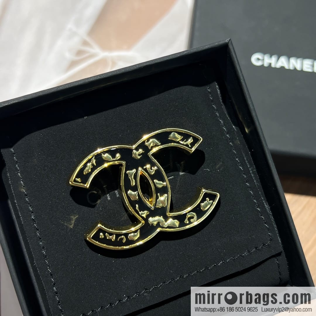 New ☑️ CHANEL Chanel double c glazed enamel black brooch
