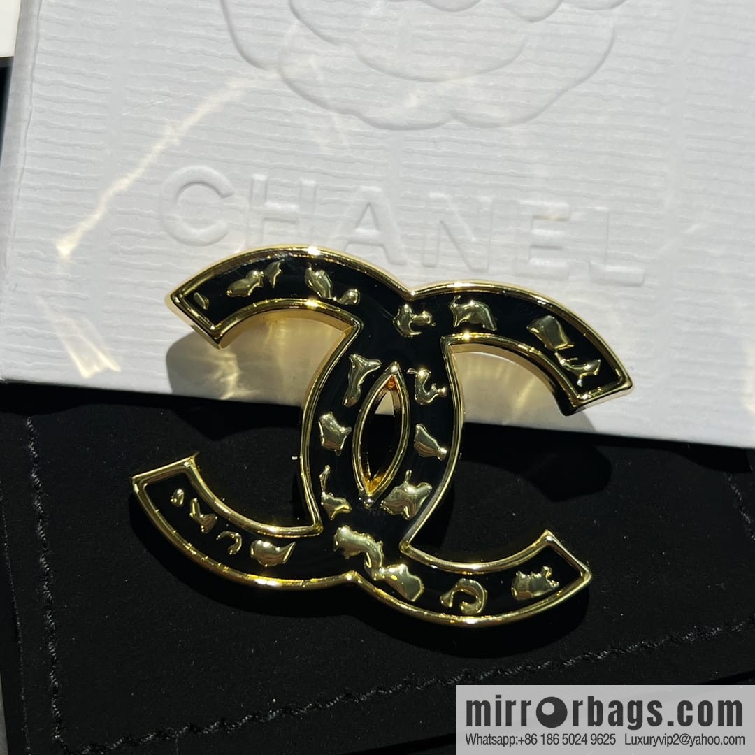 New ☑️ CHANEL Chanel double c glazed enamel black brooch