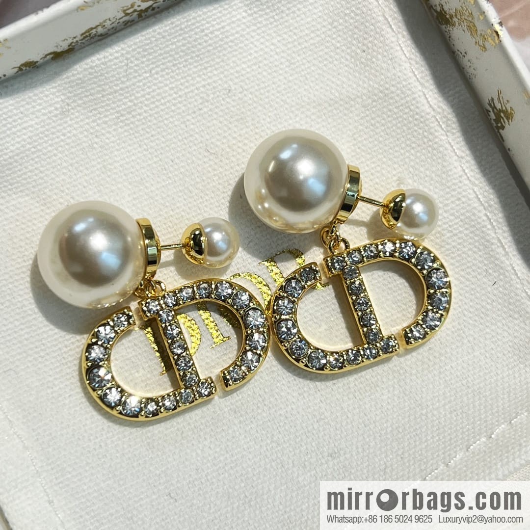 New ☑️ DIOR Dior size pearl full diamond CD stud earrings