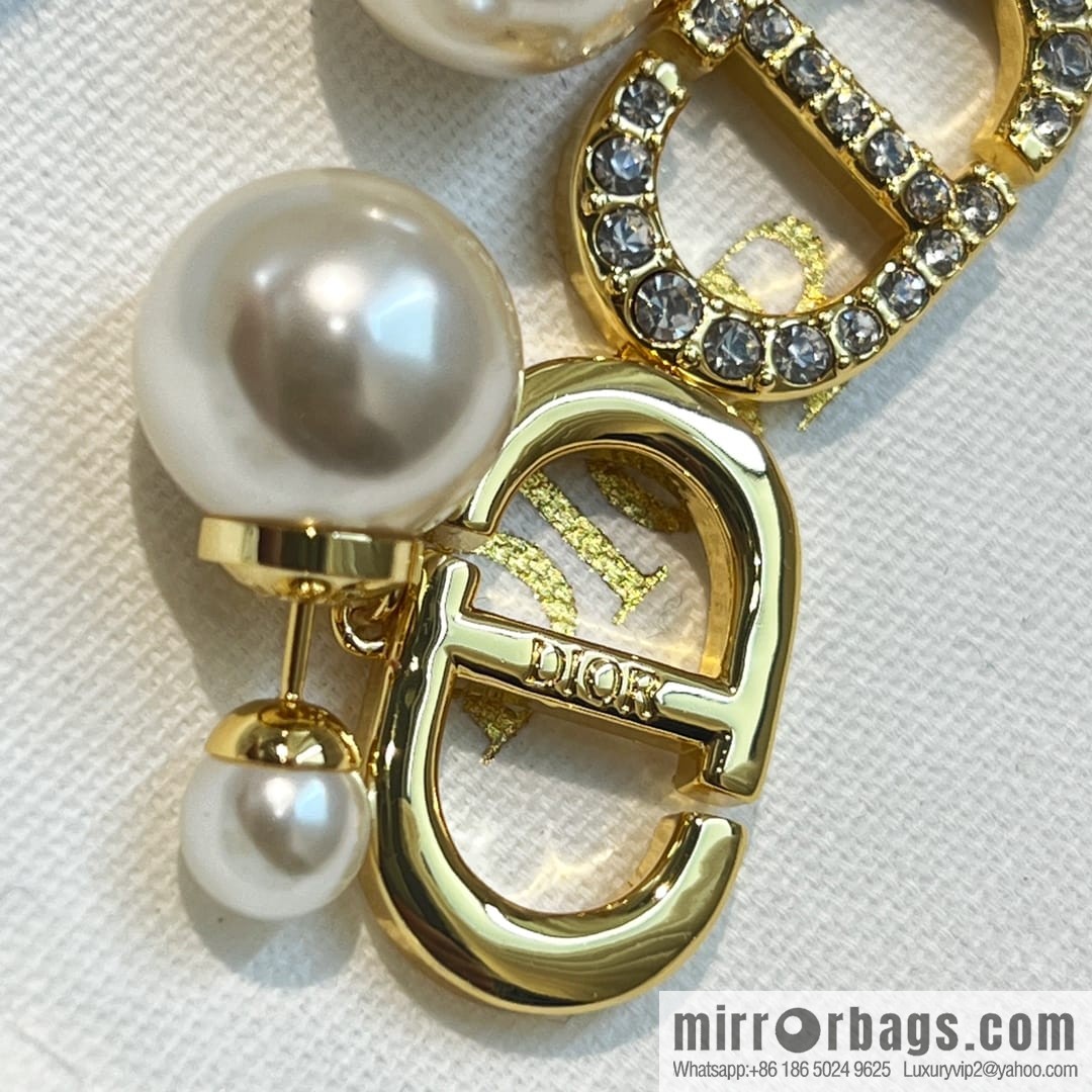New ☑️ DIOR Dior size pearl full diamond CD stud earrings