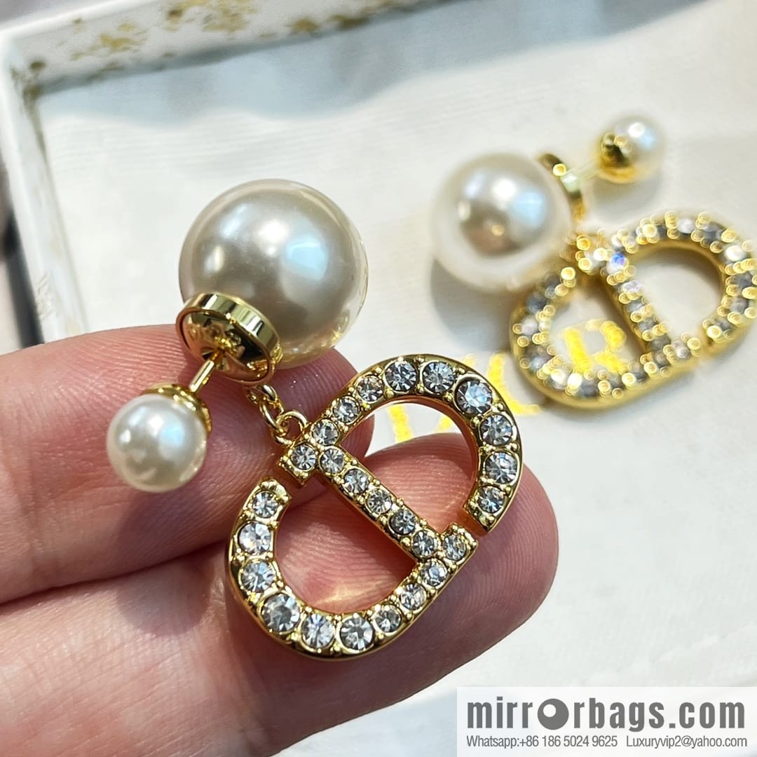 New ☑️ DIOR Dior size pearl full diamond CD stud earrings