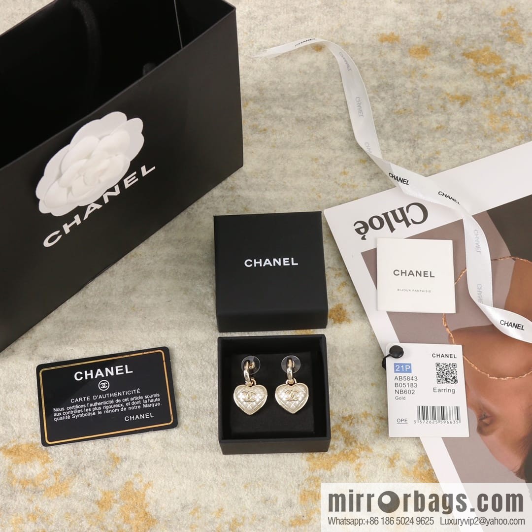 New ☑️ CHANEL Chanel c2 double c rhombus peach heart love stud earrings