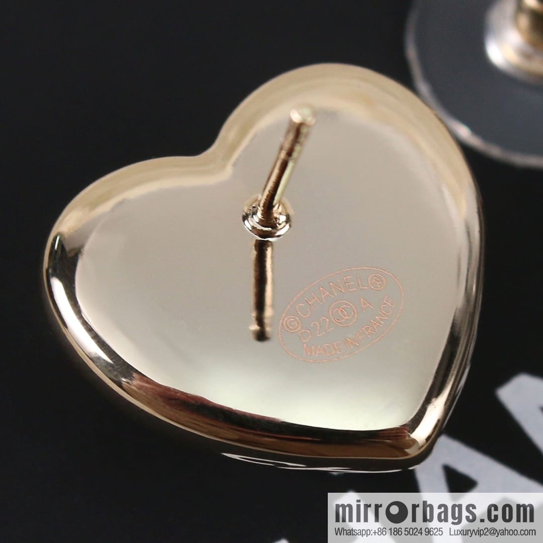 New ☑️ CHANEL Chanel c1 double c rhombus peach heart love stud earrings