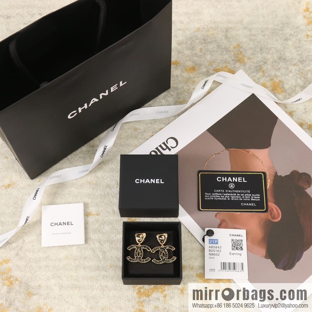New ☑️ CHANEL Chanel c2 double c triangle gold edge stud earrings