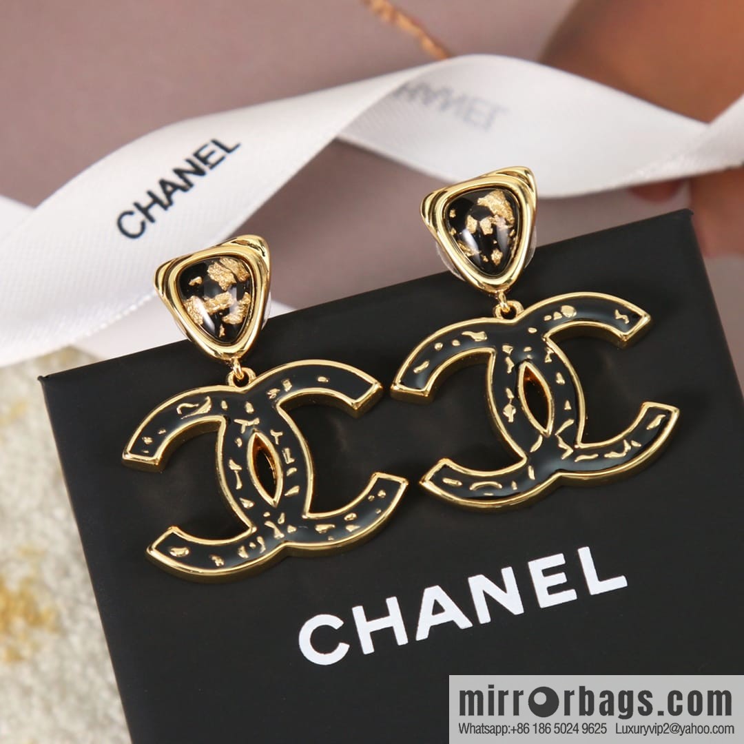 New ☑️ CHANEL Chanel c2 double c triangle gold edge stud earrings