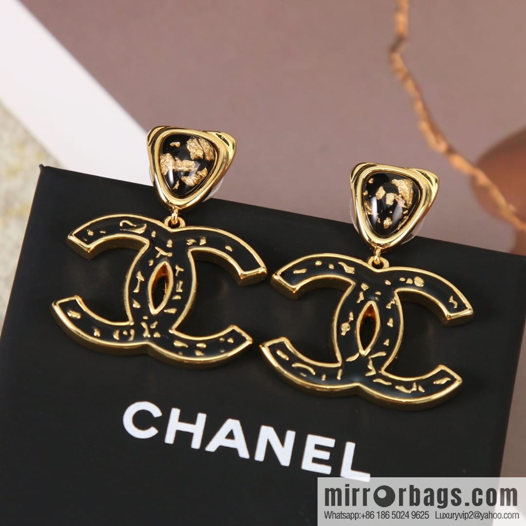 New ☑️ CHANEL Chanel c2 double c triangle gold edge stud earrings