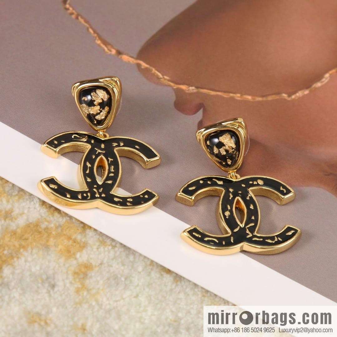 New ☑️ CHANEL Chanel c2 double c triangle gold edge stud earrings