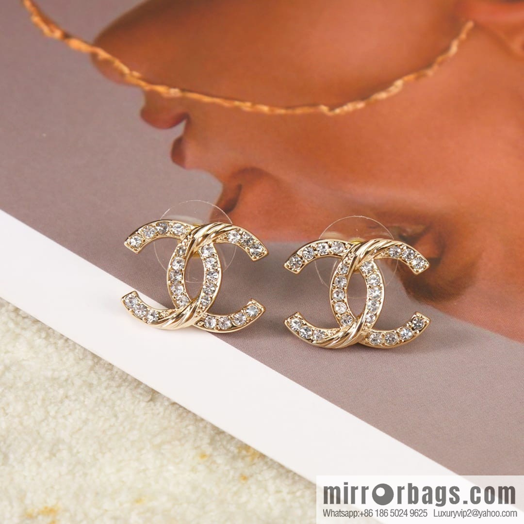 New ☑️ CHANEL Chanel c1 double c fish pattern tail stud earrings