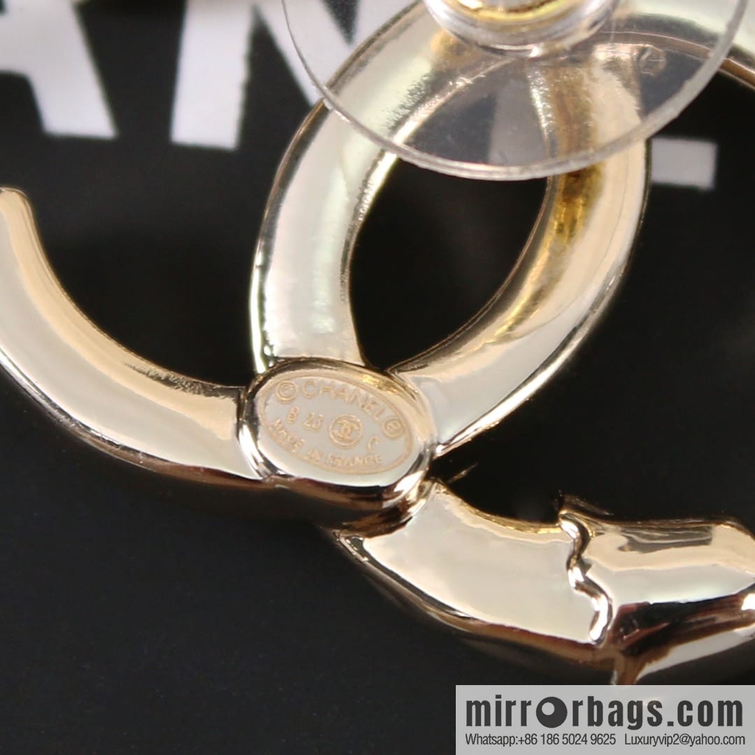 New ☑️ CHANEL Chanel c1 double c fish pattern tail stud earrings