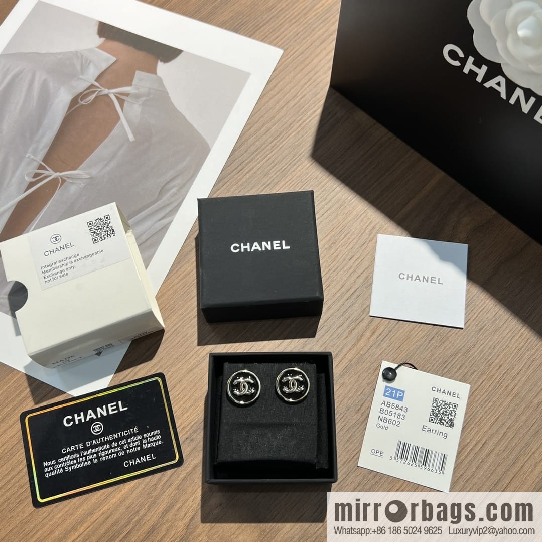 New ☑️ CHANEL Chanel c1 double c round black stud earrings