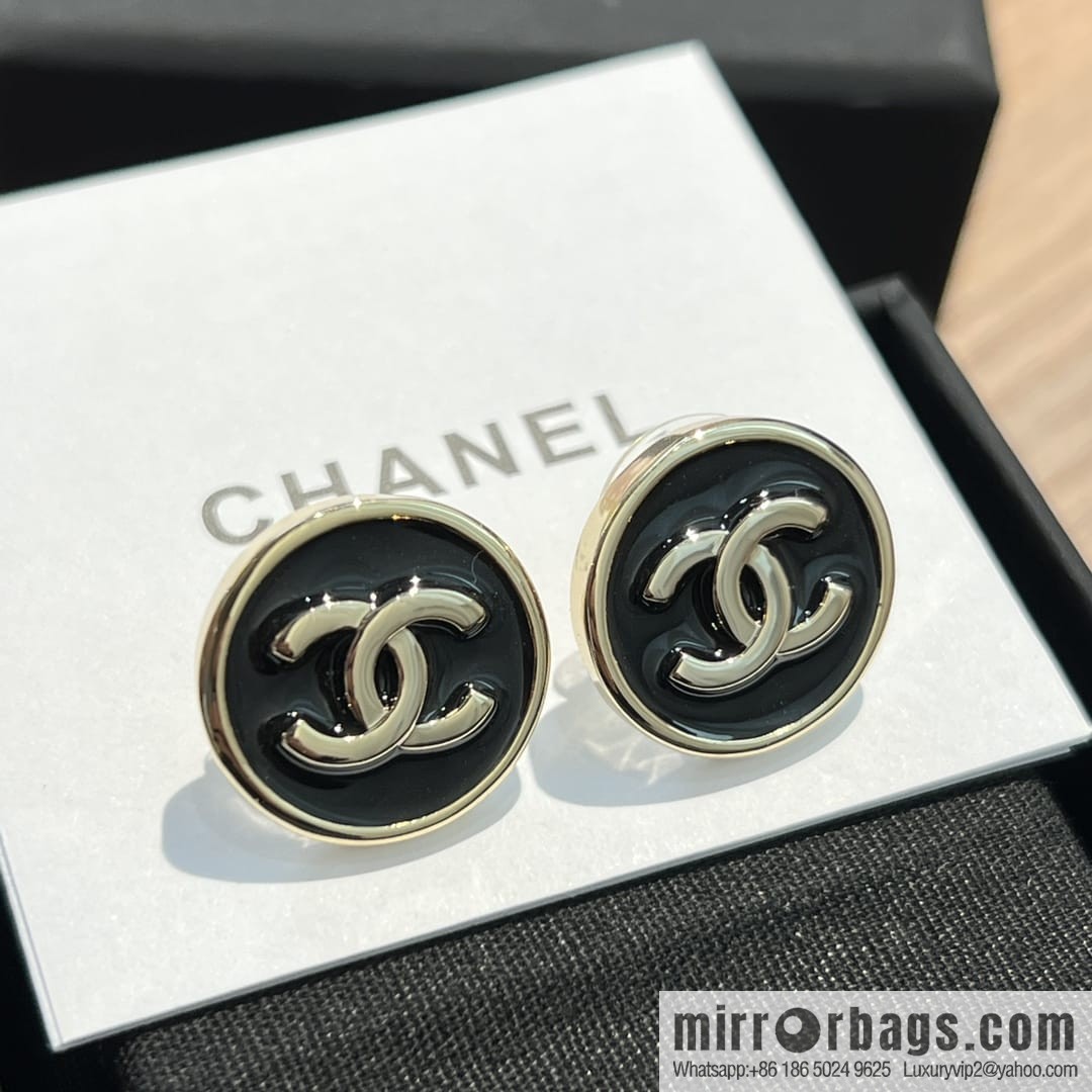 New ☑️ CHANEL Chanel c1 double c round black stud earrings