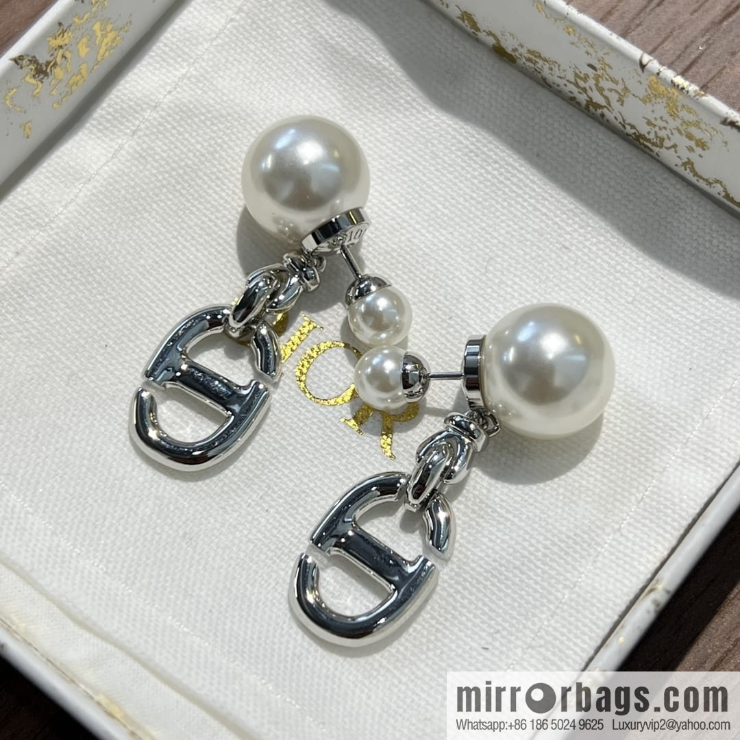 New ☑️ DIOR Dior size pearl silver CD stud earrings
