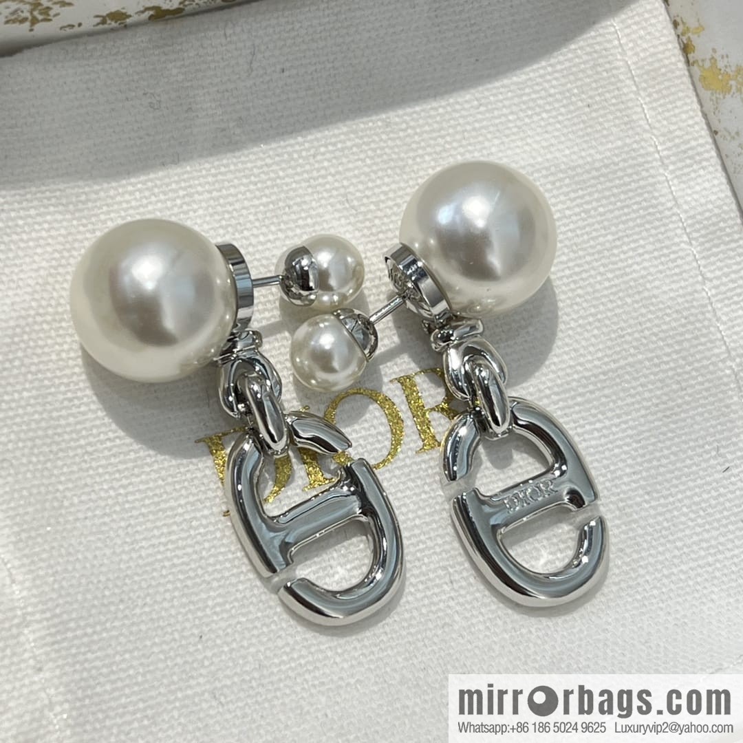 New ☑️ DIOR Dior size pearl silver CD stud earrings