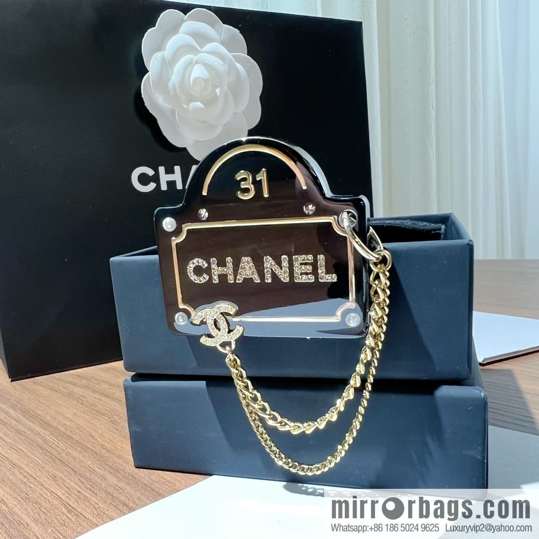 New ☑️ CHANEL Chanel black brooch chain strap shopping bag brooch