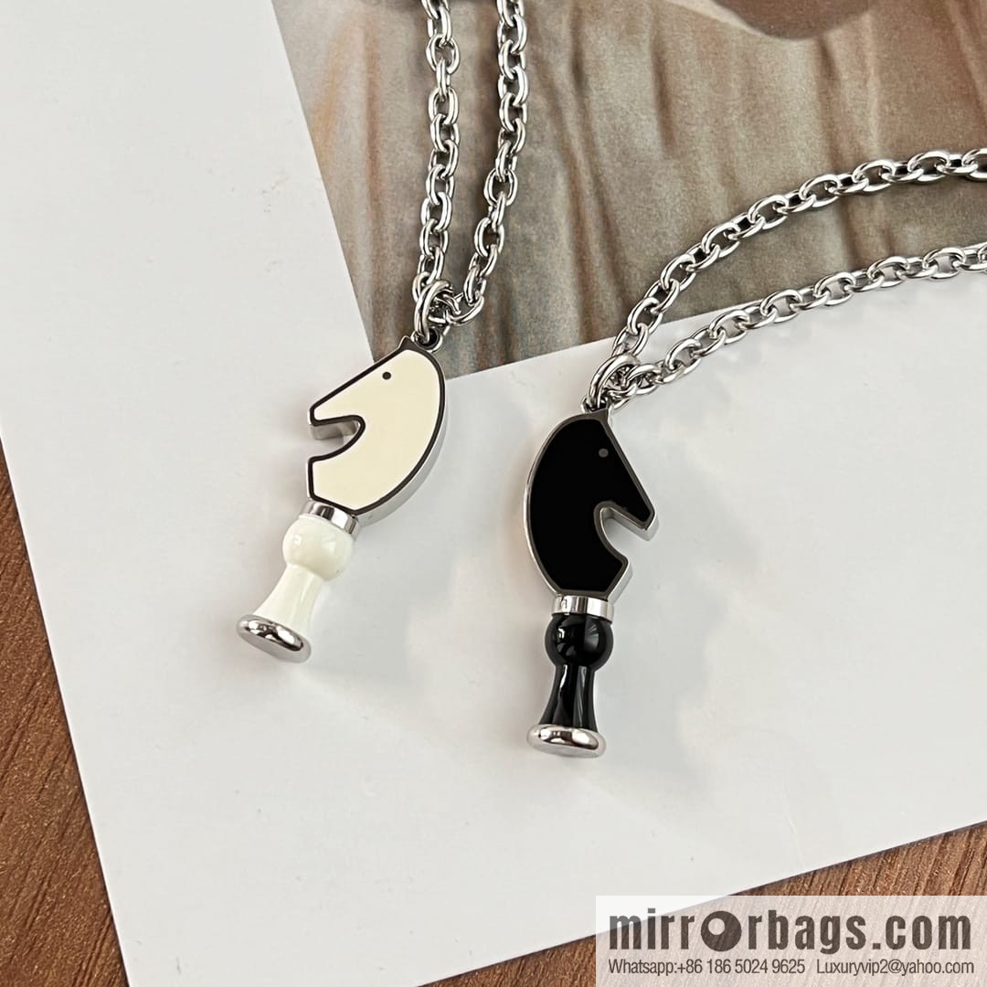 Hermès Cavalier horse head, chess necklace
