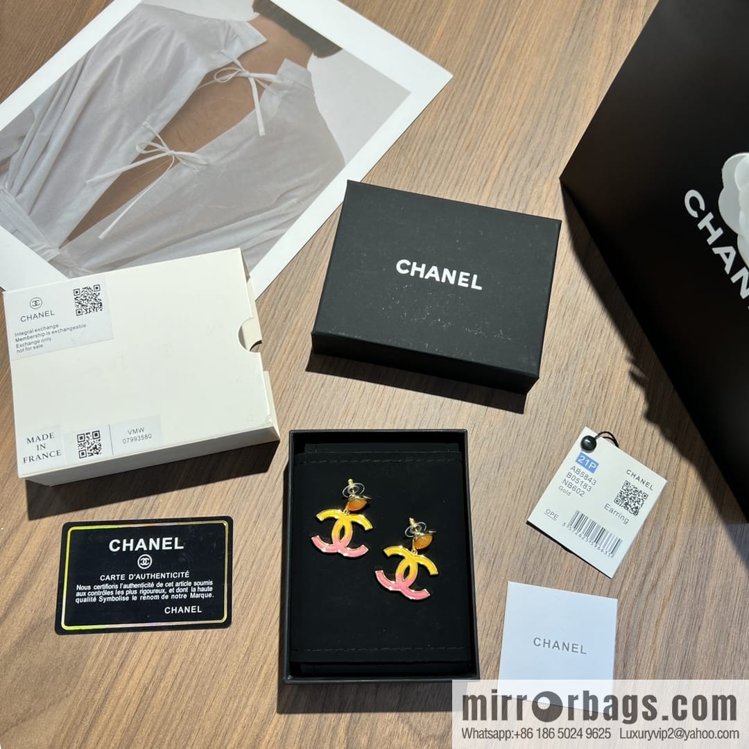 New ☑️ CHANEL Chanel c2 double c gradual change pink stud earrings