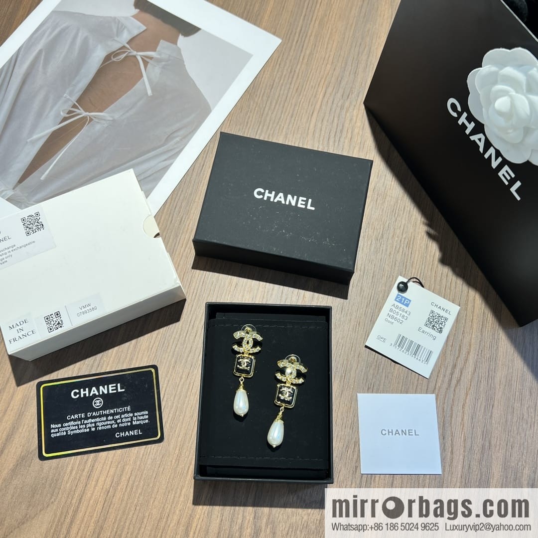 New ☑️ CHANEL Chanel c3 double c full diamond square pearl stud earrings