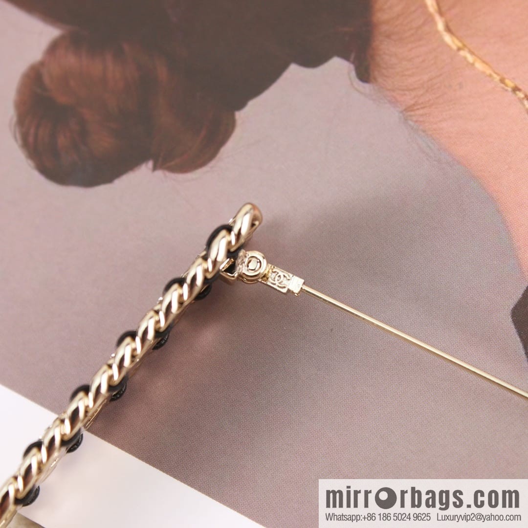 New ☑️ CHANEL Chanel full diamond double c star black leather rope brooch