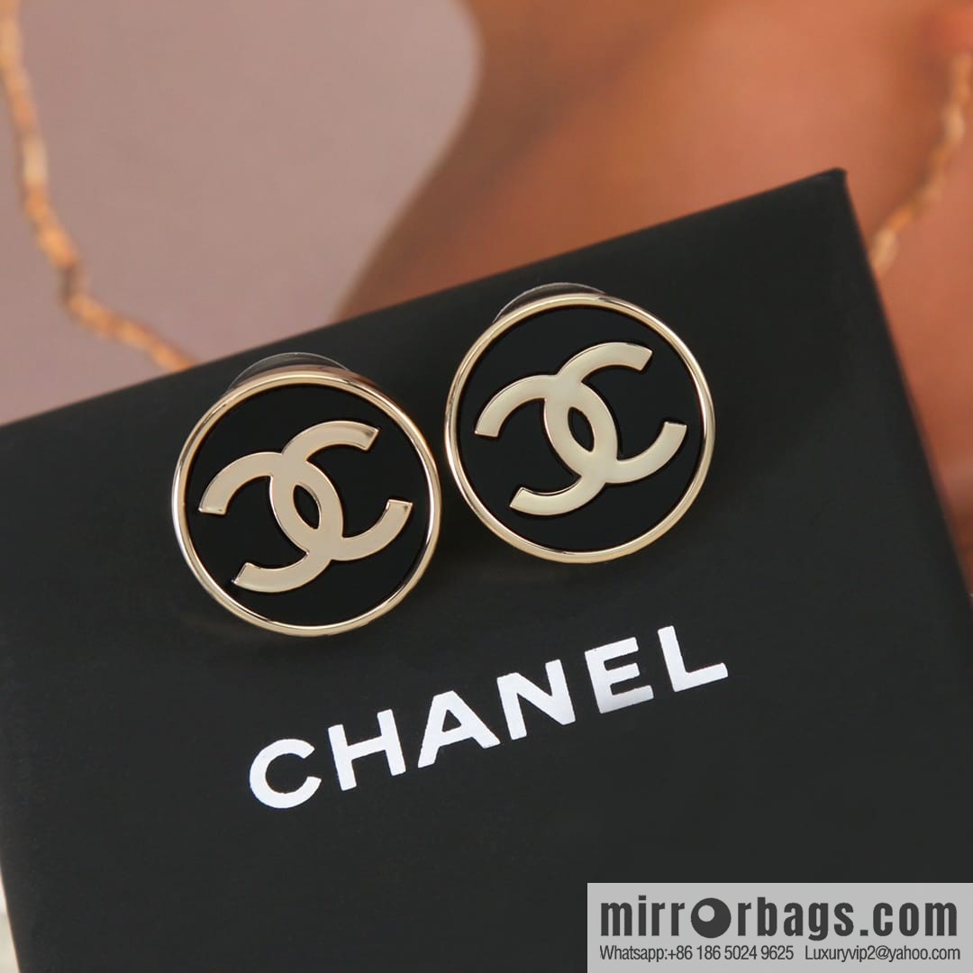 New ☑️ CHANEL Chanel c1 double c round stud earrings