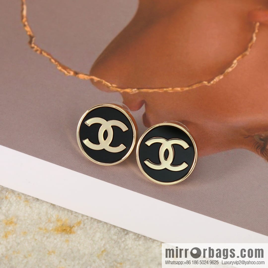 New ☑️ CHANEL Chanel c1 double c round stud earrings