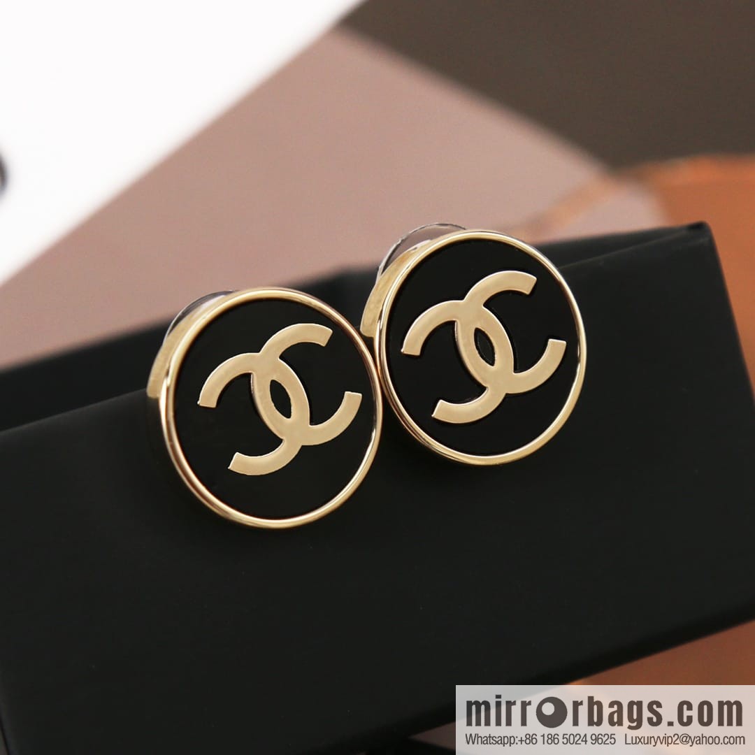 New ☑️ CHANEL Chanel c1 double c round stud earrings