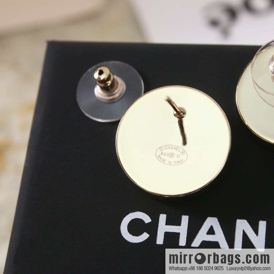 New ☑️ CHANEL Chanel c1 double c round stud earrings