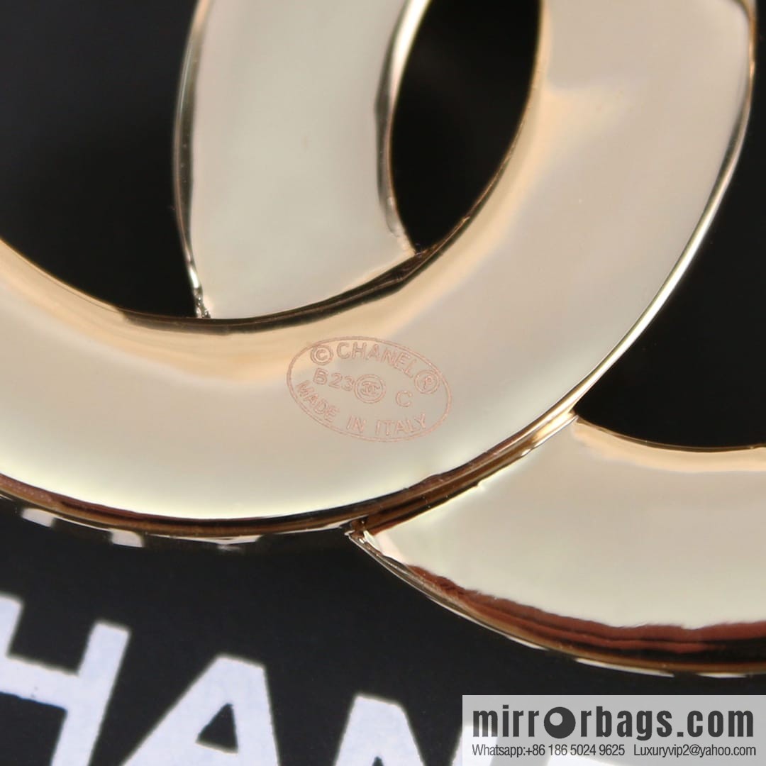 New ☑️ CHANEL Chanel double c black and white brooch