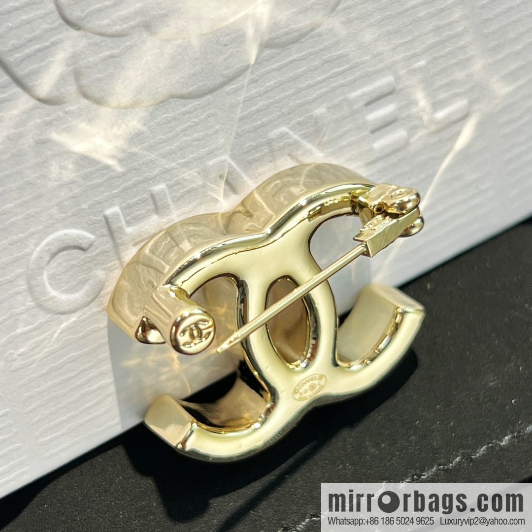 New ☑️ Chanel double c gold brooch