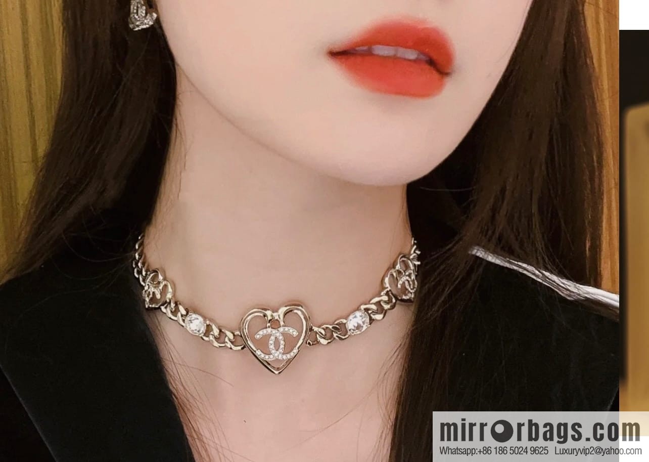 New ☑️ CHANEL Chanel double c gold peach heart love necklace