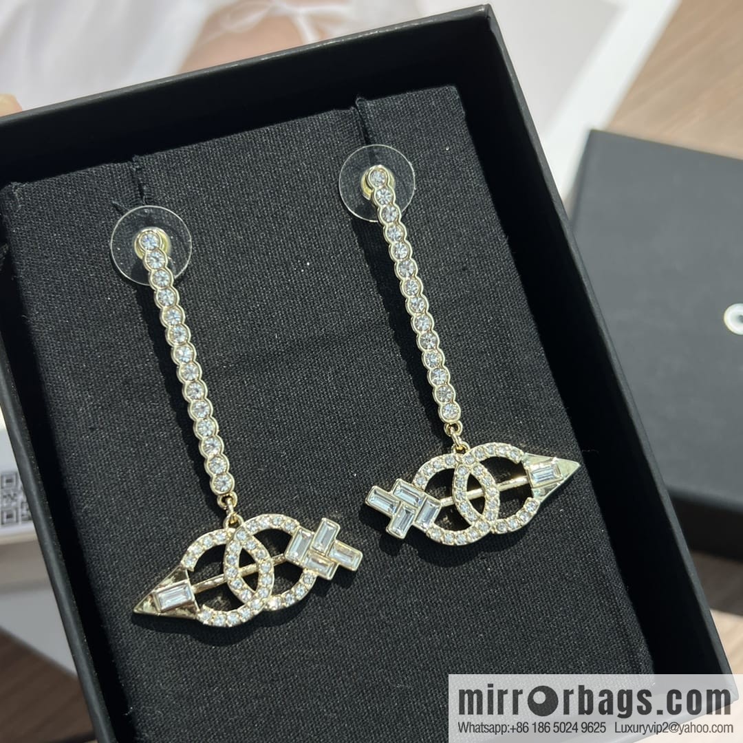 New ☑️ CHANEL Chanel double c arrow stud earrings