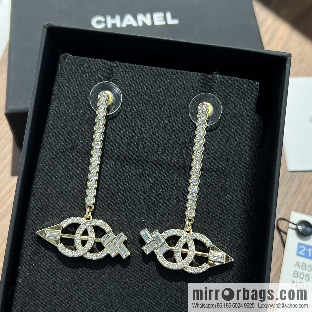 New ☑️ CHANEL Chanel double c arrow stud earrings