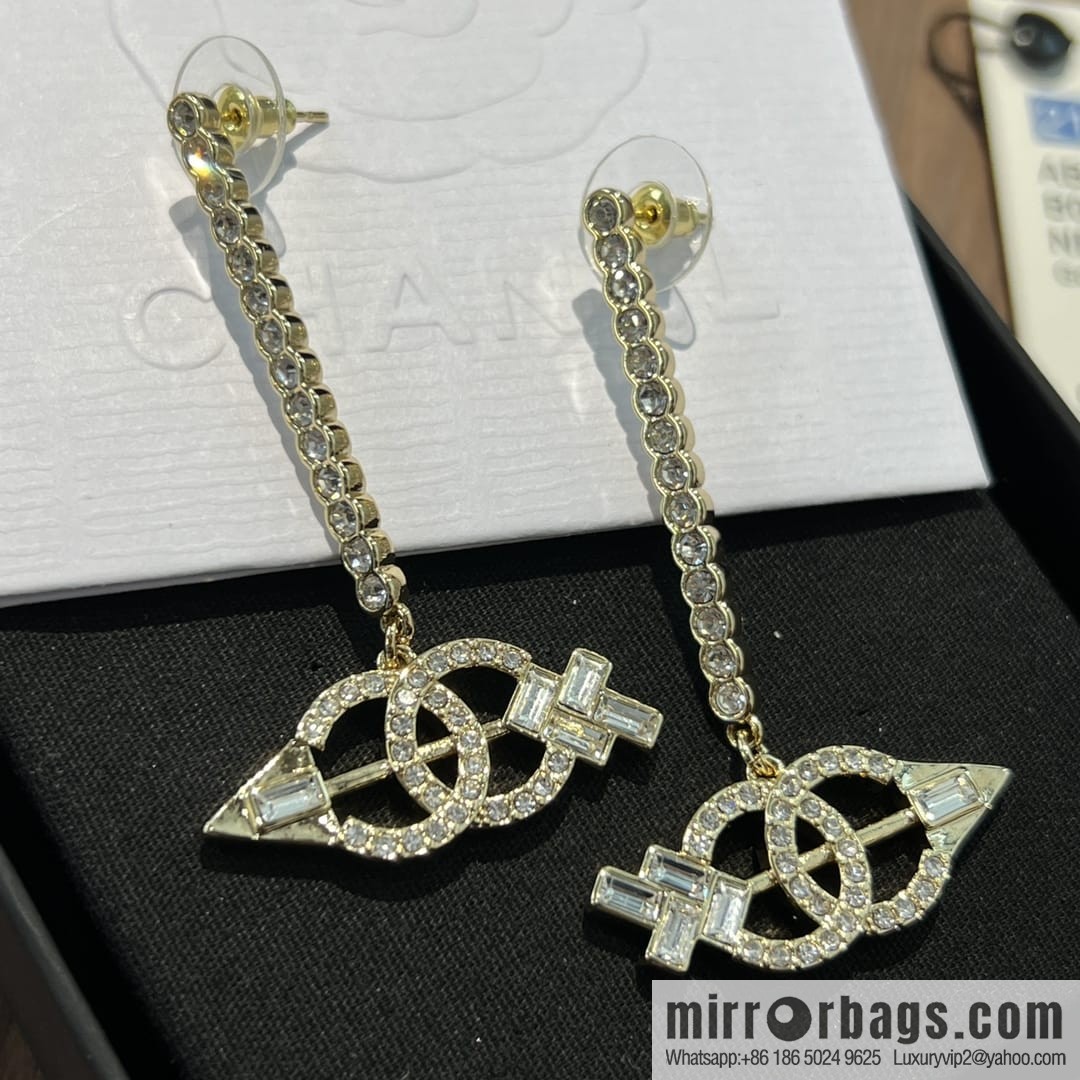 New ☑️ CHANEL Chanel double c arrow stud earrings