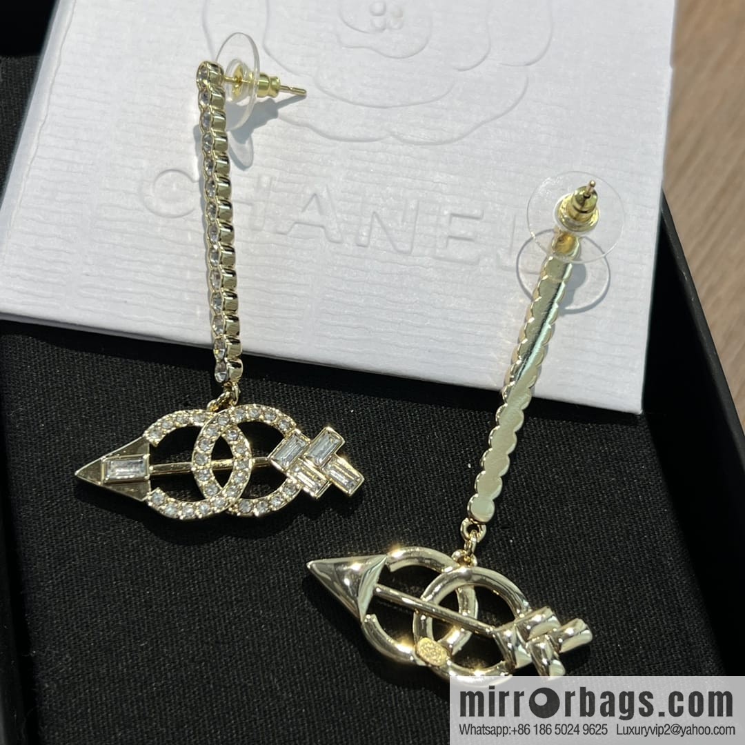New ☑️ CHANEL Chanel double c arrow stud earrings