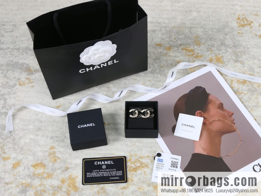 New ☑️ CHANEL Chanel c1 double c black and white stud earrings