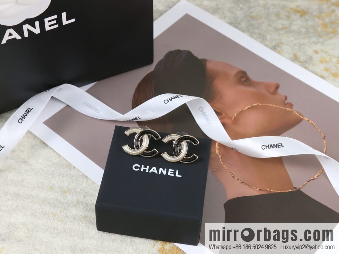New ☑️ CHANEL Chanel c1 double c black and white stud earrings