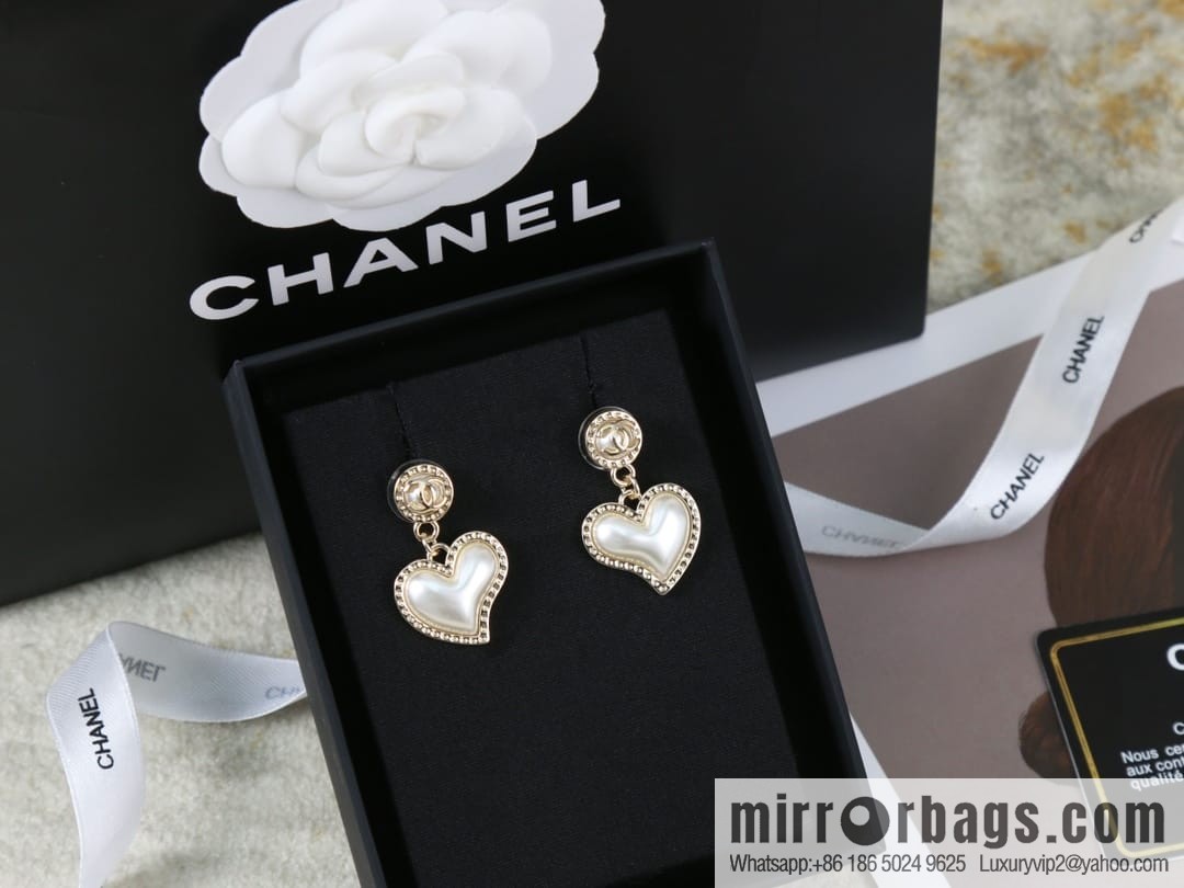 New ☑️ CHANEL Chanel c2 double c peach heart love stud earrings