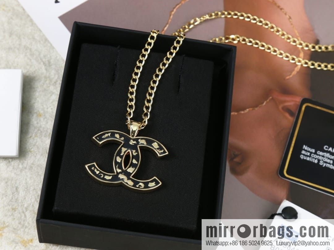 New ☑️ CHANEL Chanel double c black enamel necklace