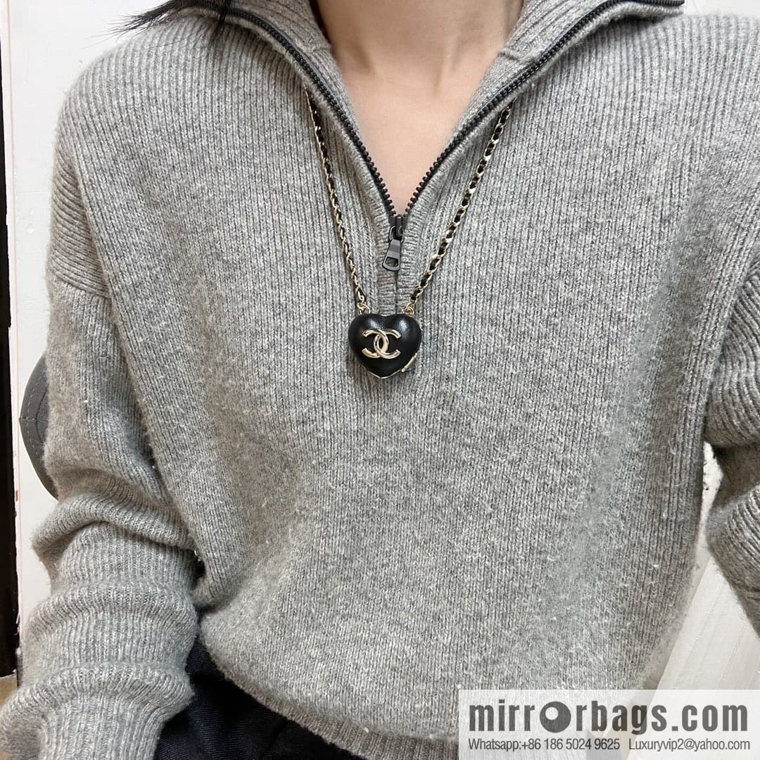 New ☑️ CHANEL Chanel double c peach heart love mirror necklace