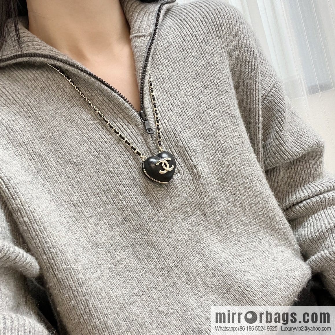 New ☑️ CHANEL Chanel double c peach heart love mirror necklace