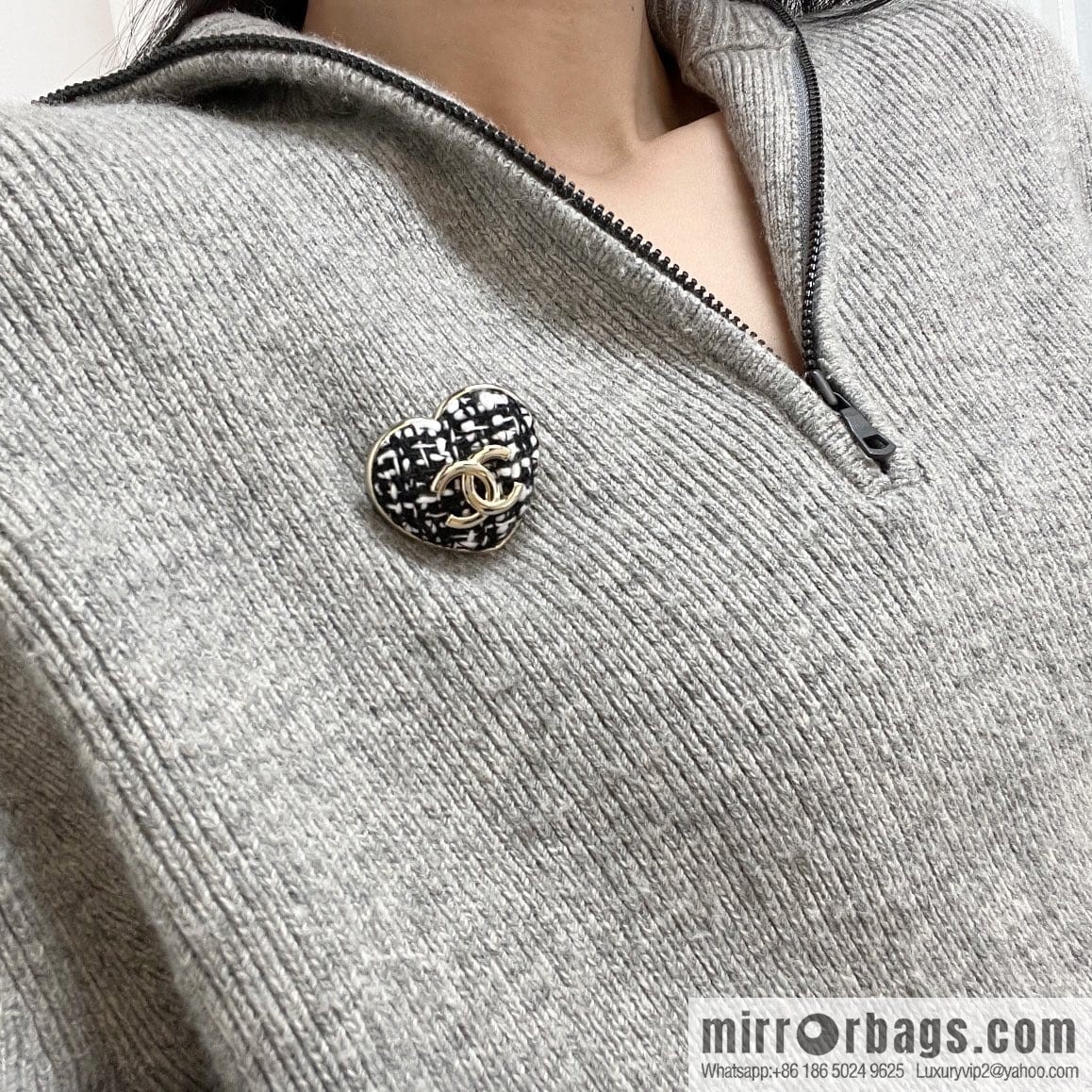 New ☑️ CHANEL Chanel double c editing wool love peach heart brooch