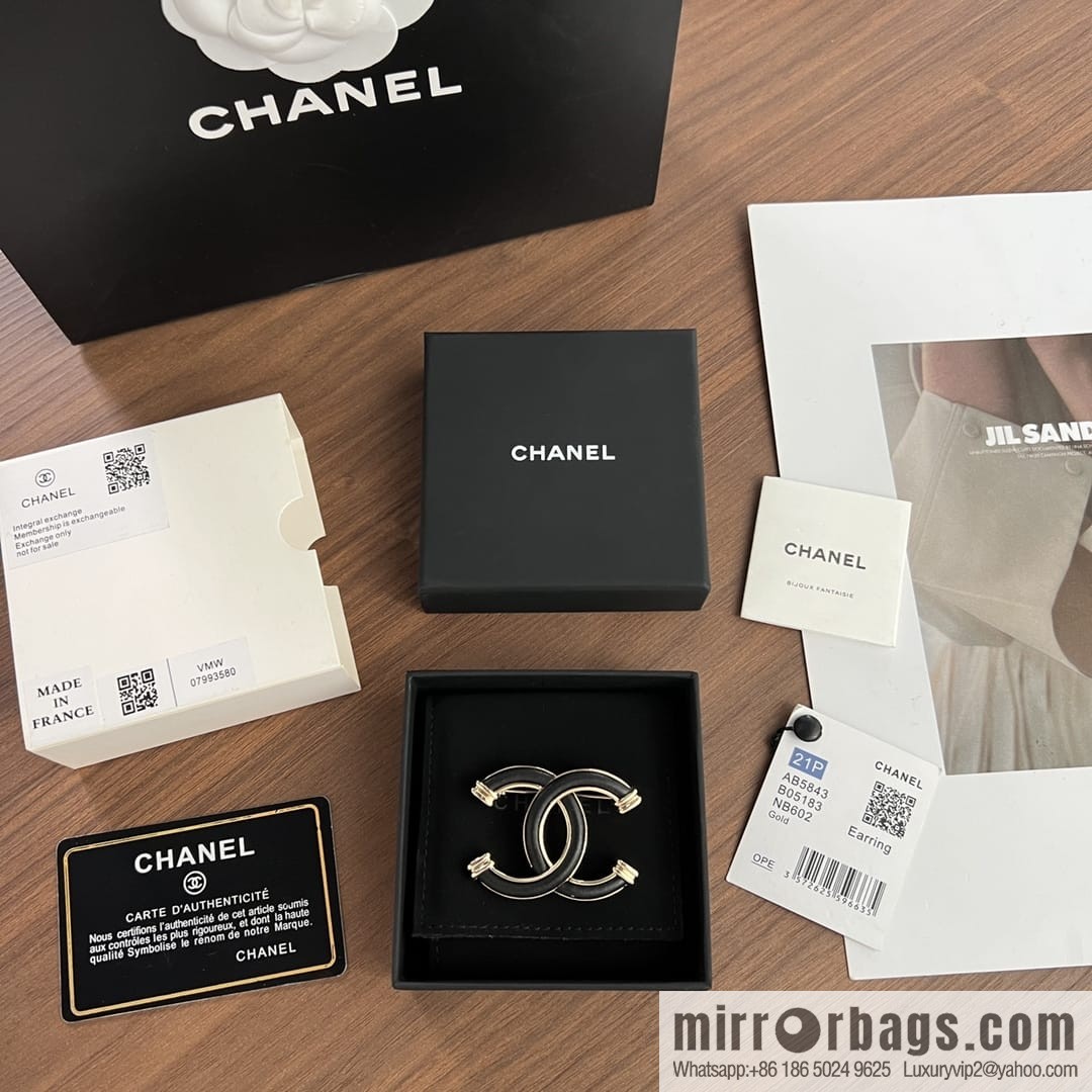 New ☑️ CHANEL Chanel double c black leather brooch necklace