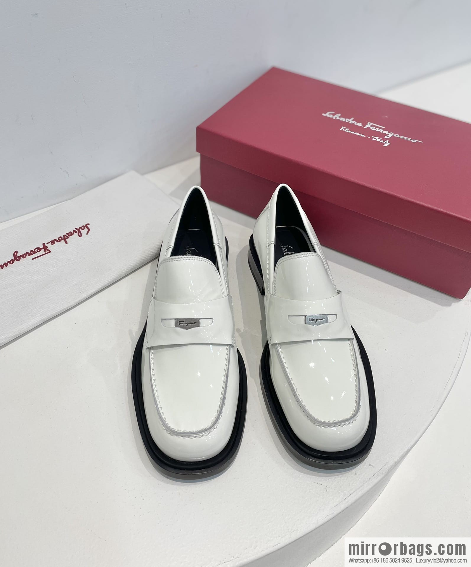 SF ✔️ 2022Salvatore Ferragamo ✔️ New! Ferragamo Vintage coin loafers