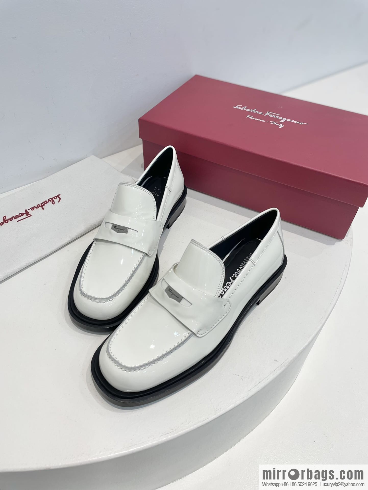 SF ✔️ 2022Salvatore Ferragamo ✔️ New! Ferragamo Vintage coin loafers