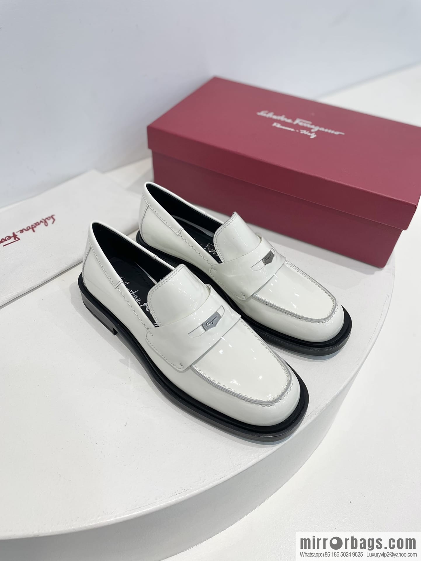 SF ✔️ 2022Salvatore Ferragamo ✔️ New! Ferragamo Vintage coin loafers